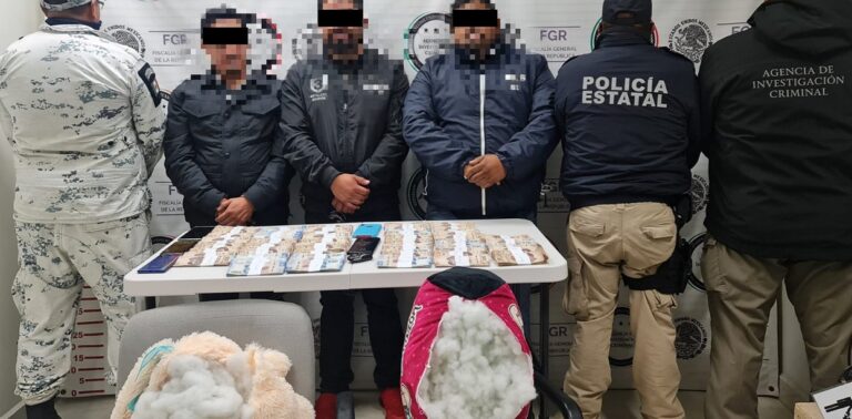 Detienen a Tres con 852 mil Pesos y los Acusan por Dinero Ilícito