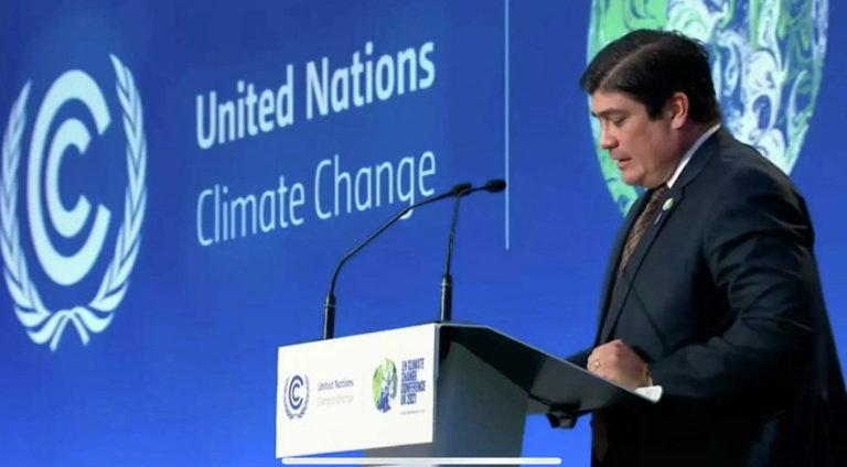 Cadena de Desaciertos /Jonathan Prendas (Costa Rica)