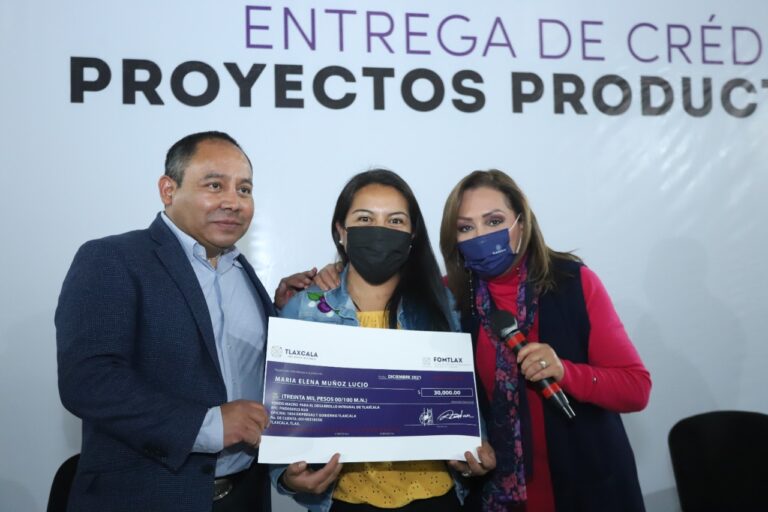 Entregó Gobernadora Lorena Cuéllar Créditos Para Proyectos Productivos