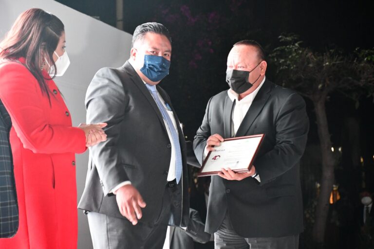 Celebró Cobat su 40 Aniversario con la Entrega de Reconocimientos