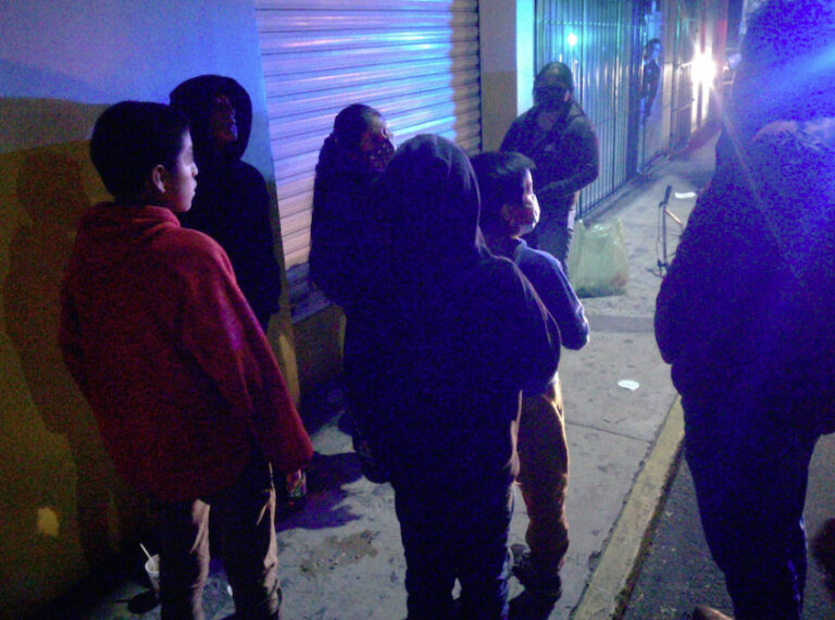 DIF Estatal Apercibe a dos Mujeres por Posible Explotación Infantil en Chiautempan