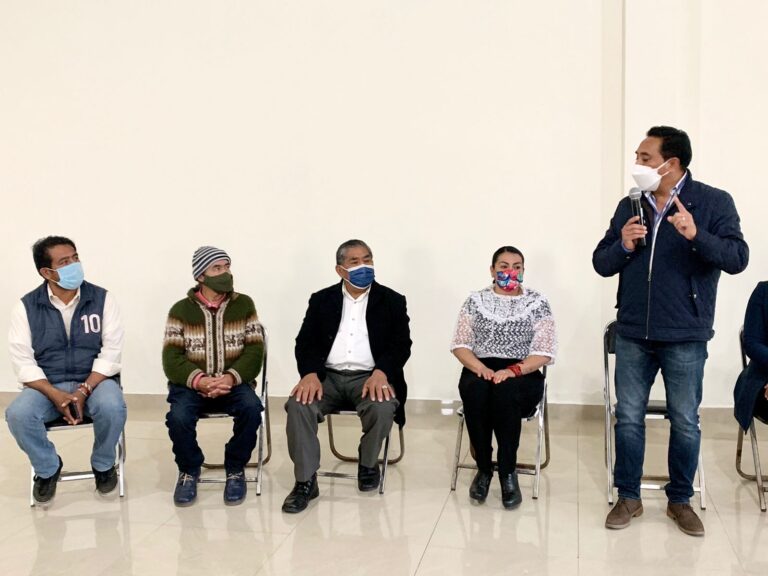 Acuerdan Ayuntamiento de Tlaxcala y Artesanos Regreso Temporal a la Plaza Xicohténcatl