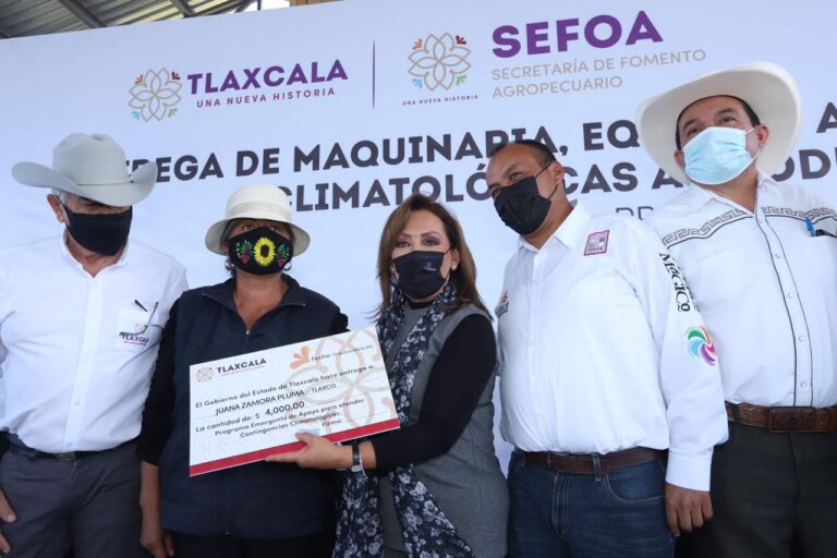 Entregó Lorena Cuéllar maquinaría, equipo y apoyo de contingencias climatológicas a productores agropecuarios en Tlaxco