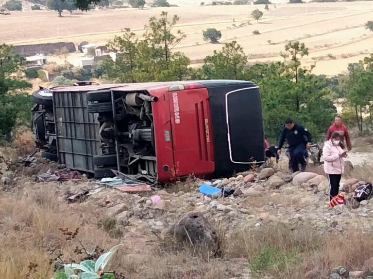 Tras Accidente, Docentes Exigen que Autobuses Sean Revisados