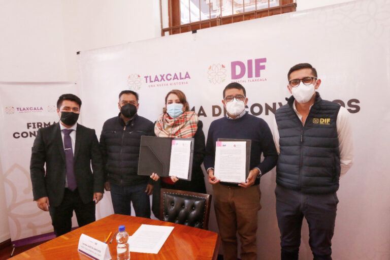 Firmo Sedif convenio con la Uptx para el desarrollo de programas y proyectos