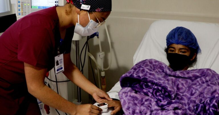 Dulce, primera paciente en recibir tratamiento en complejo de atención especializada