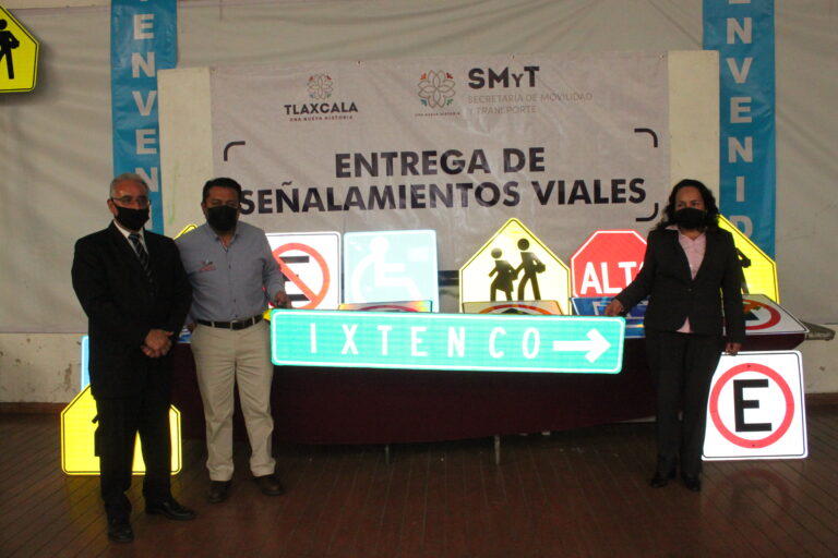 Entrego SMyT señalamientos para brindar seguridad vial a ciudadanos de Ixtenco