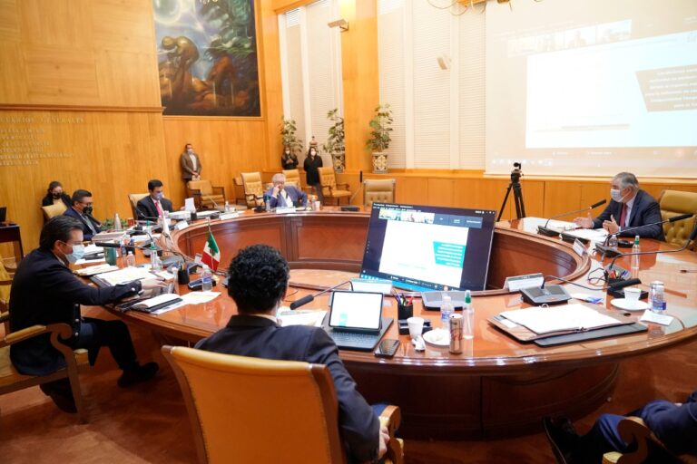 Presentan ante el H. Consejo Técnico del IMSS estrategia institucional ante la variante Ómicron