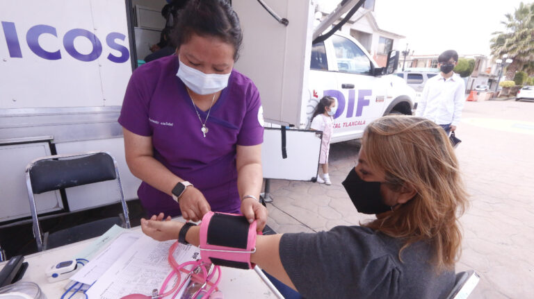 Unidad Móvil del Sedif Lleva Servicios Médicos a Población Vulnerable