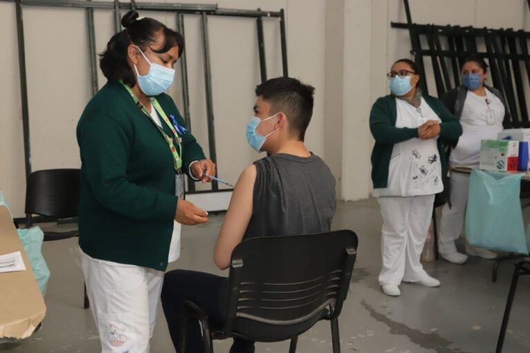 Se Aplicará Vacuna Contra Covid-19 en 25 Municipios del Estado