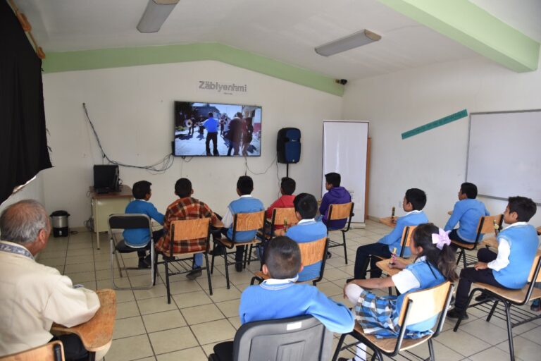 Busca SC preservar y promover lenguas maternas