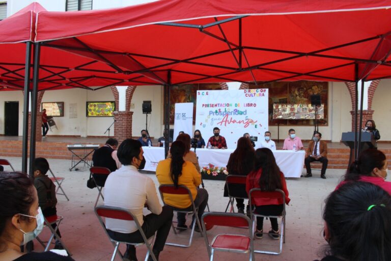 Presentan Libro «Uno es lo que Come»