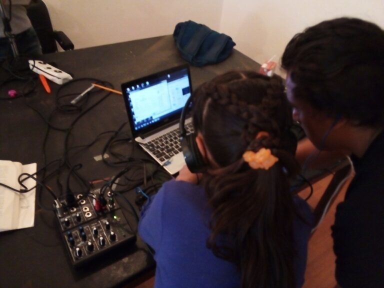 Semillero creativo conmemora el Día Mundial de la Radio 