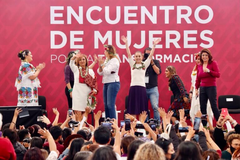 Gobernadora de Tlaxcala participó en «Encuentro de Mujeres por la Transformación»