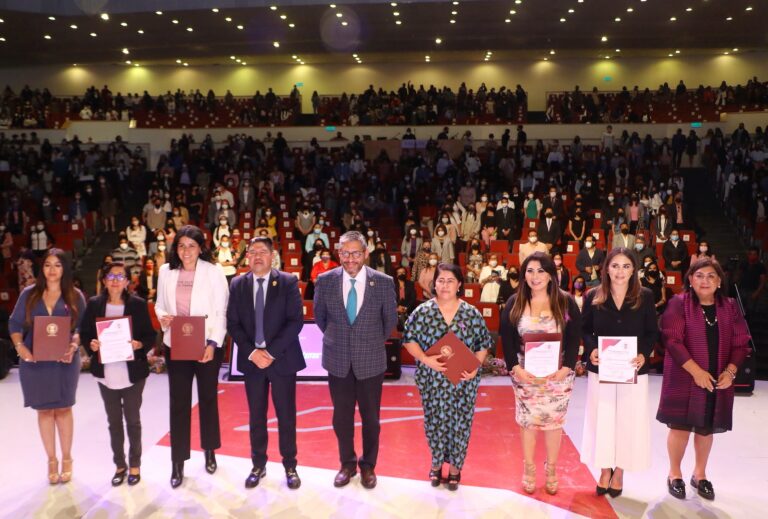 Comparten Mujeres Exitosas Experiencias de Vida en la UATx   