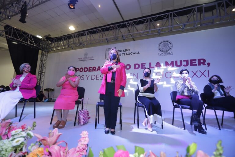 Presidieron los Tres Poderes Conversatorio del Empoderamiento de la Mujer en el Siglo XXI