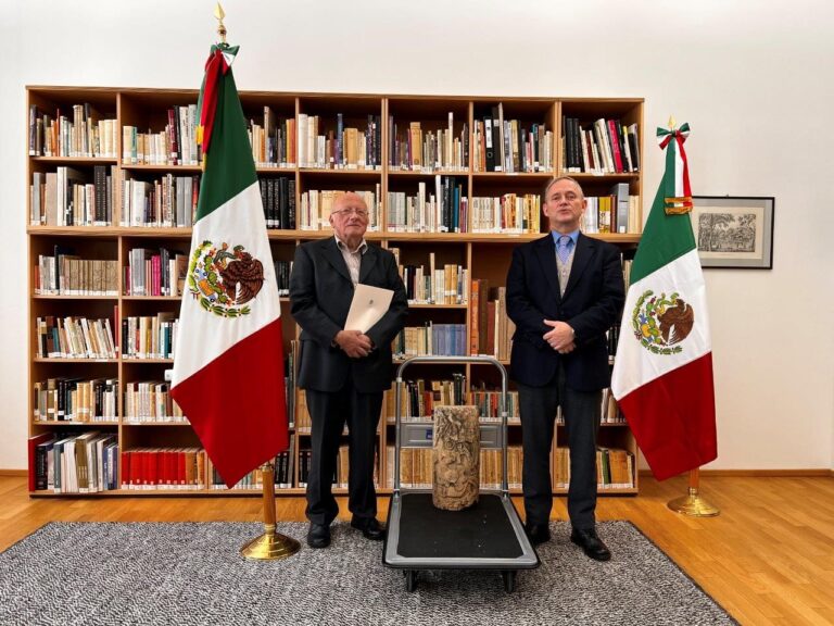 Gobierno de México recupera pieza arqueológica en Austria