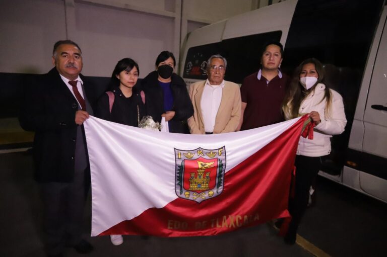 Gobierno del Estado Recibió a los Tlaxcaltecas Repatriados de Ucrania