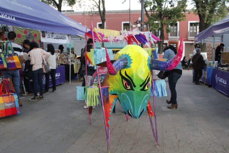 Ciudadanía se acerca a dependencias a través de casetas móviles