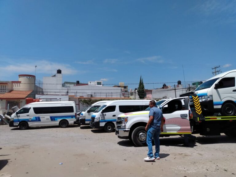 Sanciona SMyT cinco unidades de transporte público por circular en ruta no autorizada