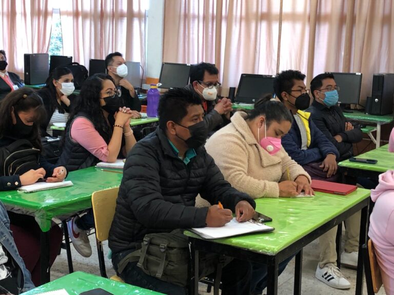 Autoridades de la USET capacitaron a profesores de nuevo ingreso