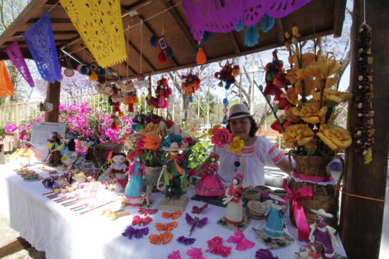 Participan Productores Locales En Tianguis Turístico Artesanal