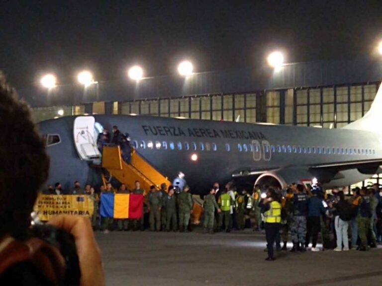Arriban territorio nacional 44 mexicanos huyendo de conflicto en Ucrania