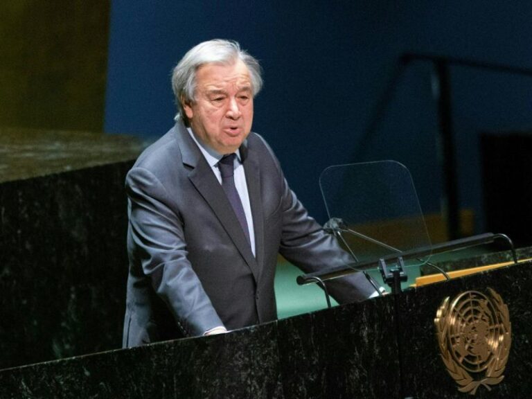 Jefe de la ONU exige poner fin a «guerra absurda» de Rusia en Ucrania