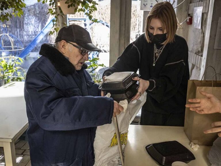 Así es el restaurante de lujo que regala comida tras invasión rusa a Kiev