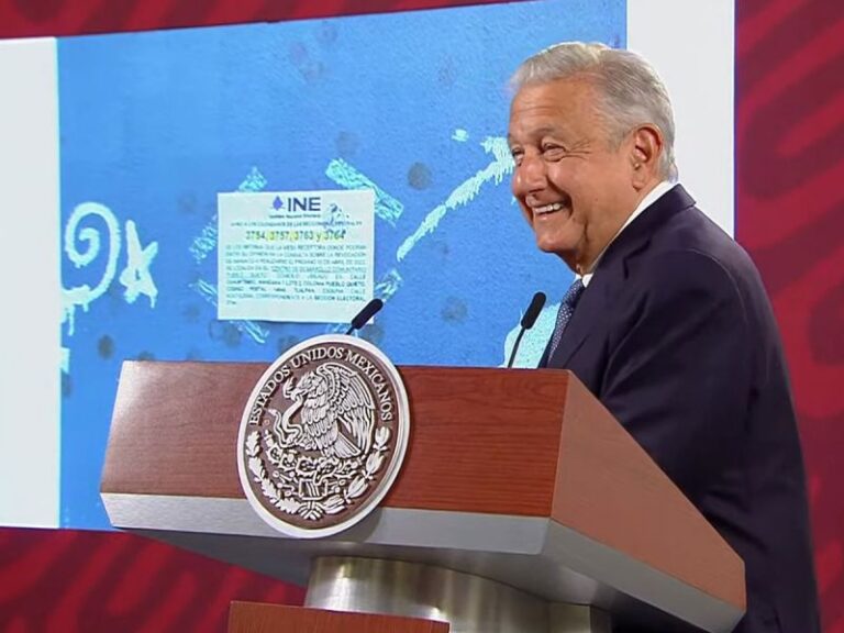 Hay que buscar los avisos del INE como Dora la Exploradora: López Obrador