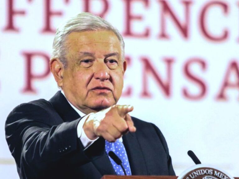 Va López Obrador por votar a consejeros del INE, reducir legisladores