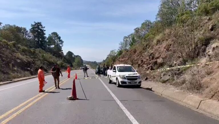Fiscalía de Puebla encargada de diligencias sobre dos cuerpos encontrados en la Tlaxco-Chignahuapan