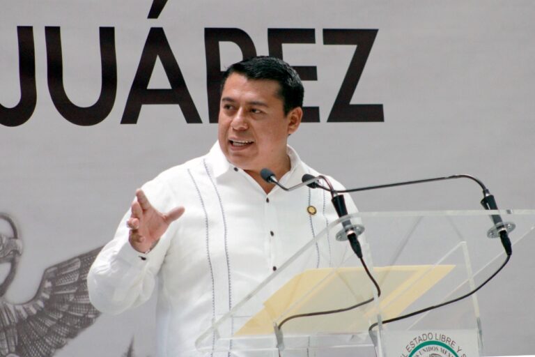 Sirva el ejemplo de Benito Juárez, para heredar una mejor patria: Rubén Terán