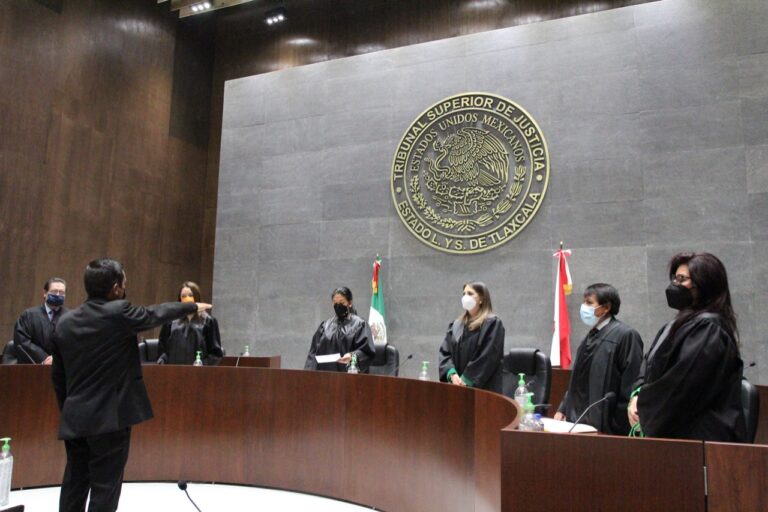 Rinde protesta Juez Municipal de Cuaxomulco ante el Pleno del TSJ