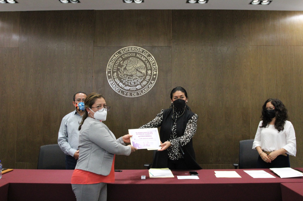 Entrega TSJ-CJE premio «Nuestro Esfuerzo es Reconocido 2020» a trabajadores de base