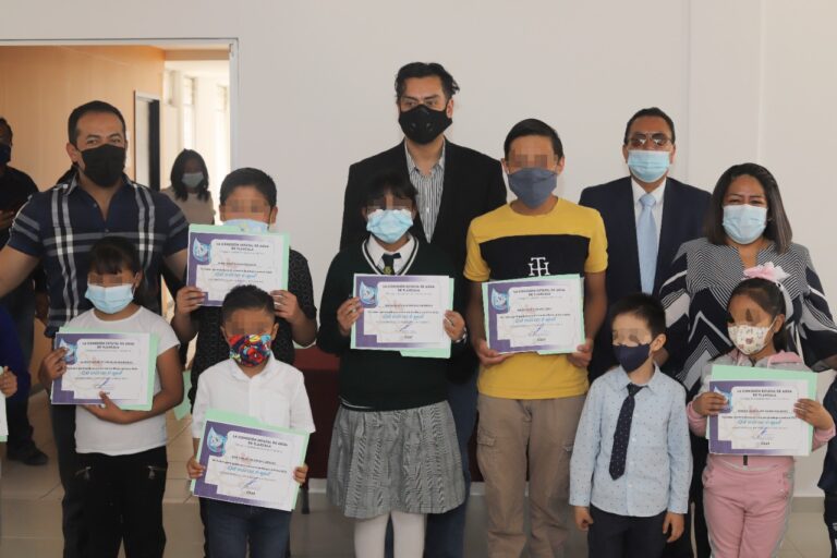 Premio CEAT a ganadores del concurso de pintura y dibujo 2022