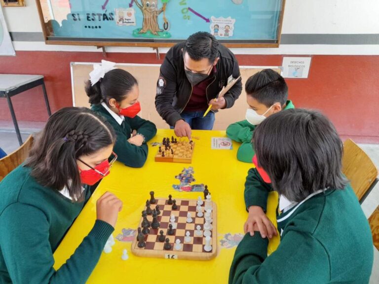 Realizan 1er Torneo de ajedrez en la escuela «Higinio Paredes Ramos»