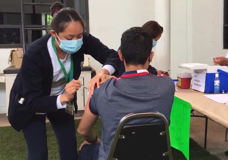 Implementa SESA campaña intensiva de vacunación covid-19 para rezagados