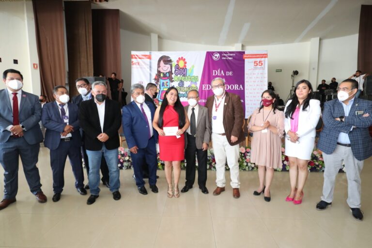 Reconocen labor de la educadora de la sección 55 del SNTE