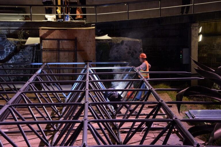 Avanza la colocación de nueva cubierta en la Zona Arqueológica del Templo Mayor 