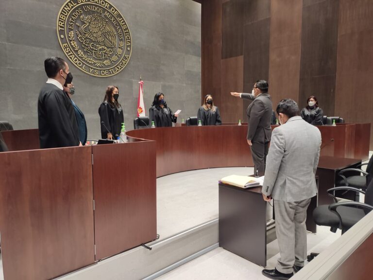 Rinde protesta Juez Municipal de Atlangatepec ante el Pleno del TSJE