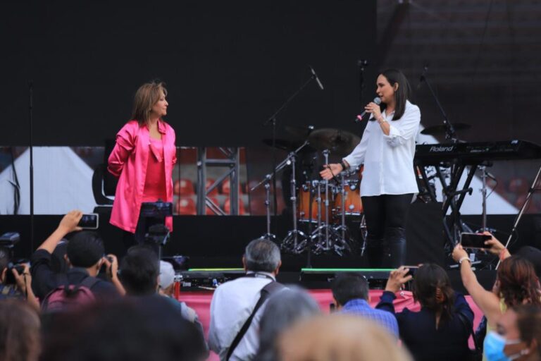Con Concierto de Mijares Celebró Gobernadora Lorena Cuéllar a las Madres Tlaxcaltecas