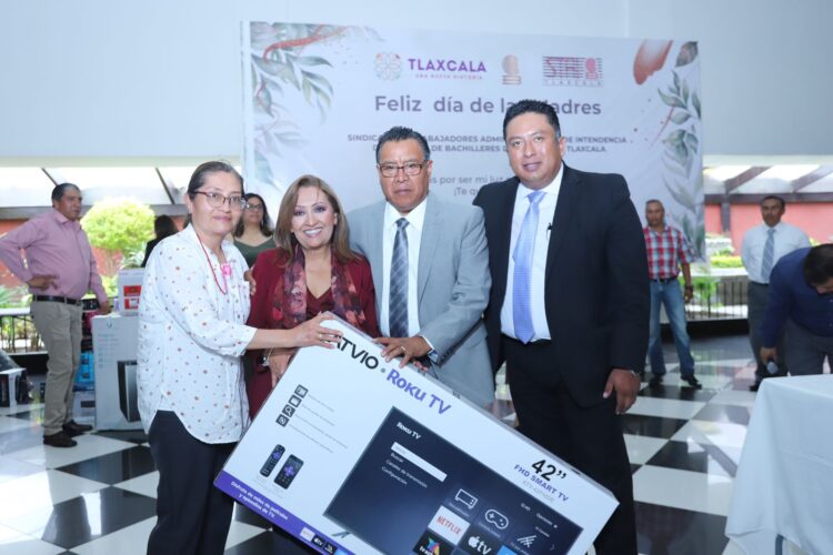 Gobernadora reconoció labor de madres trabajadoras del Staicobat