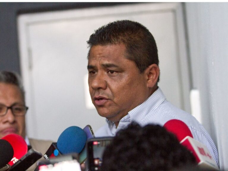 Se contradicen autopsias a cuerpo de Debhani respecto a sus tenis