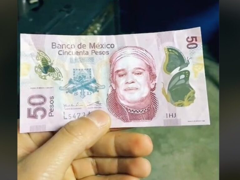 Le dieron un billete de 50 pesos con la cara de Juan Gabriel