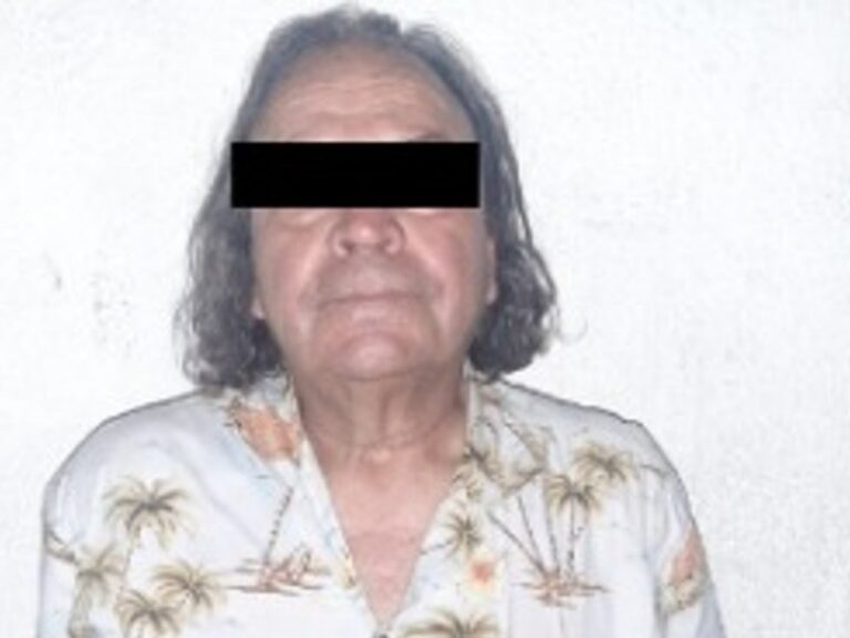 Sujeto es detenido por poner cámaras para espiar alumnas de nivel básico