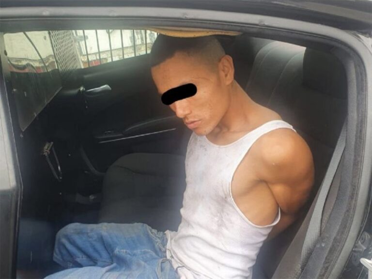 Amenaza de muerte a su mamá con un cuchillo y lo detienen