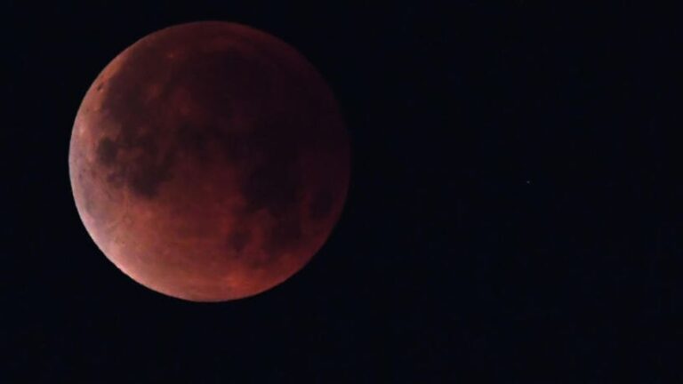 ¿Cómo afecta un eclipse de luna a las personas?