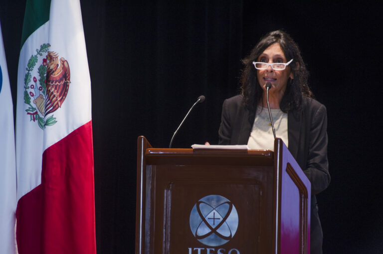 «Impera la falsa idea de que la violencia ocurre en otro lugar»: Rossana Reguillo