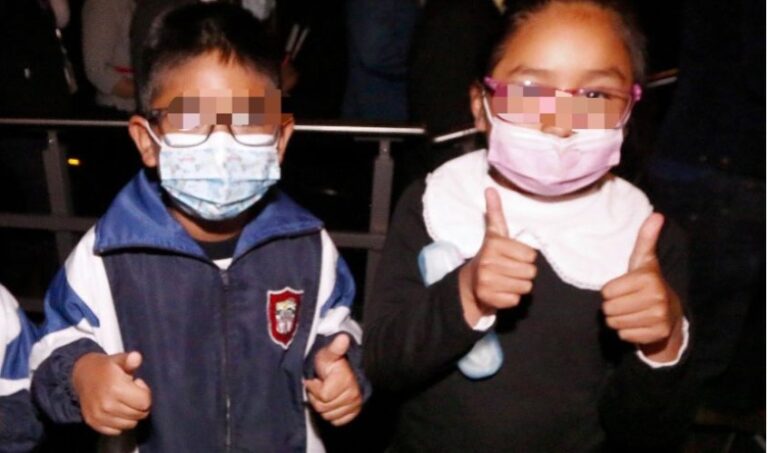 Escolares de primaria reciben lentes gratis del programa «Contigo para ver, aprender y avanzar»